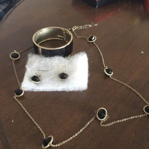Necklace, earrings and bracelet set black/gold color